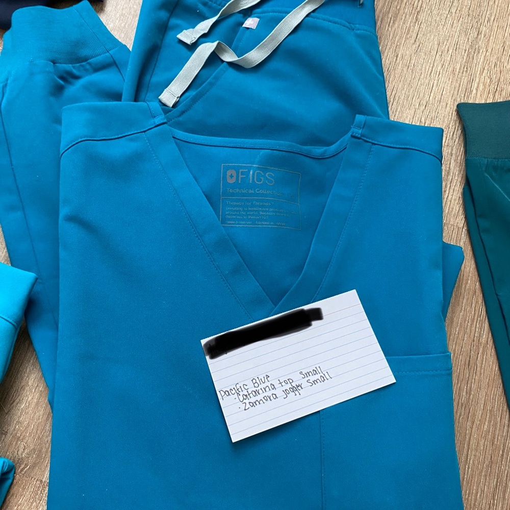 Figs scrubs